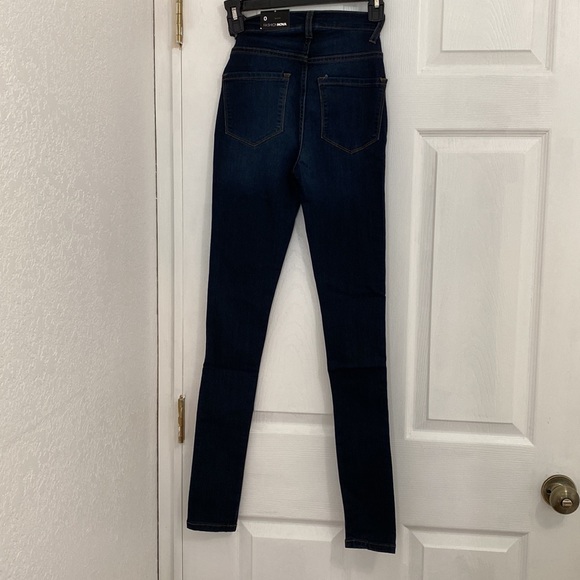 NWT FASHION NOVA CLASSIC HIGH WAIST SKINNY JEANS - DARK DENIM - SIZE 0 - Picture 2 of 8